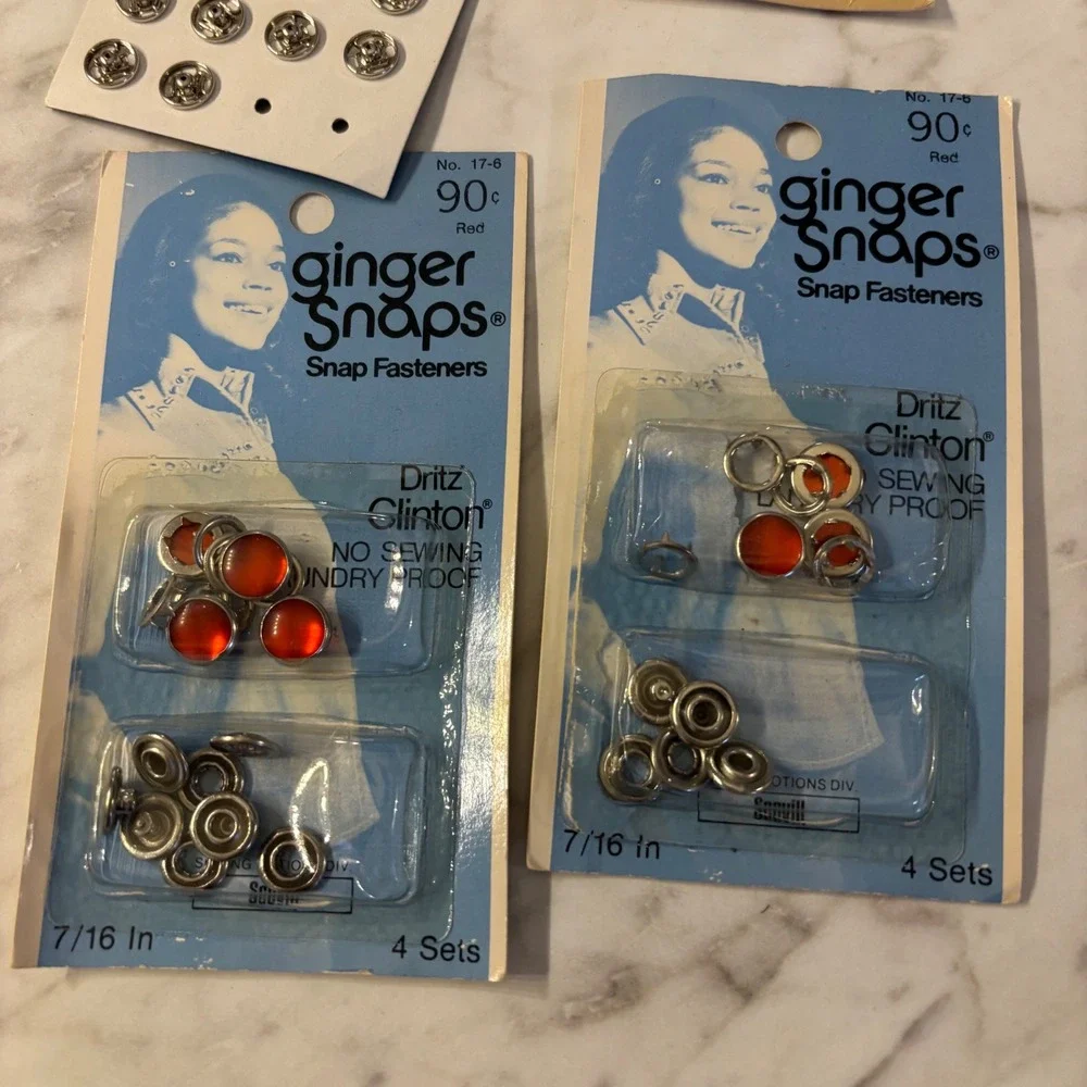 Vintage Sewing Notions Lot Dritz Ginger Snaps Red J&P Coats Snaps Hook & Eye